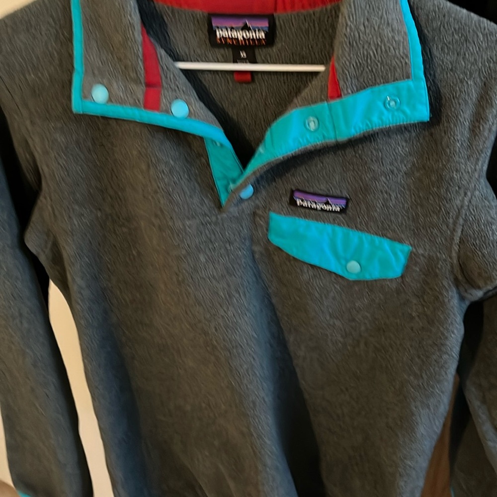 Patagonia long sleeve pullover C-section